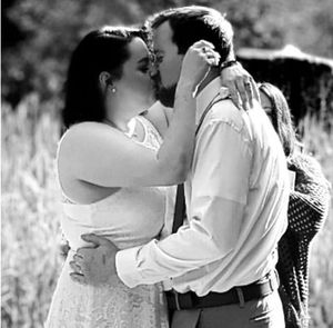 Meet your Posher, Cari